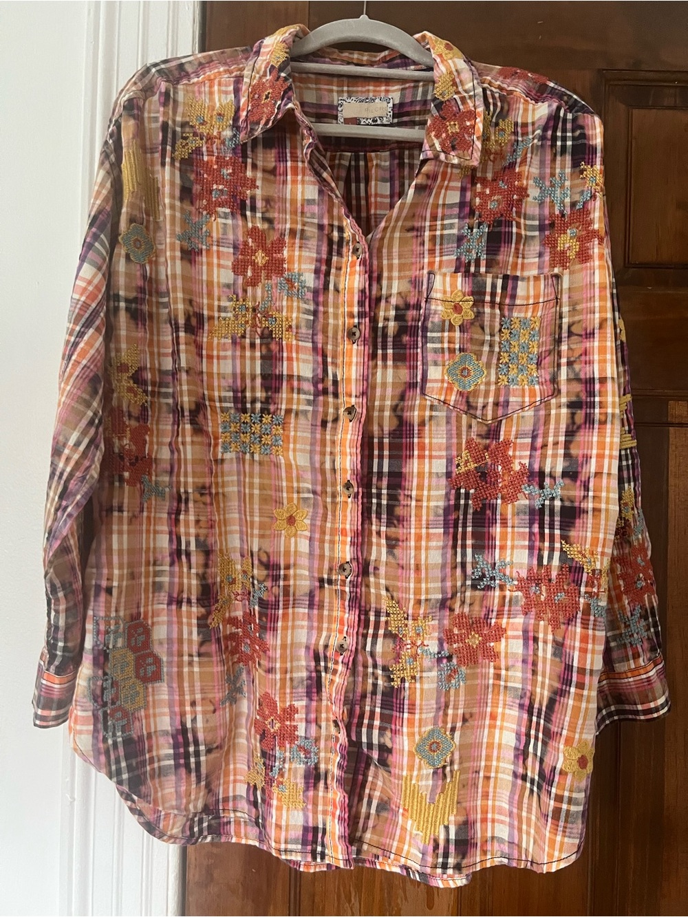 Size Large. Anthropologie Pilcro Plaid Crafted Buttondown. EUC - Picture 4 of 9